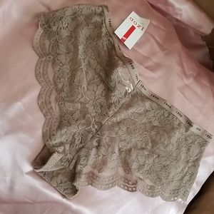IZOD lace cheeky panty, sz L